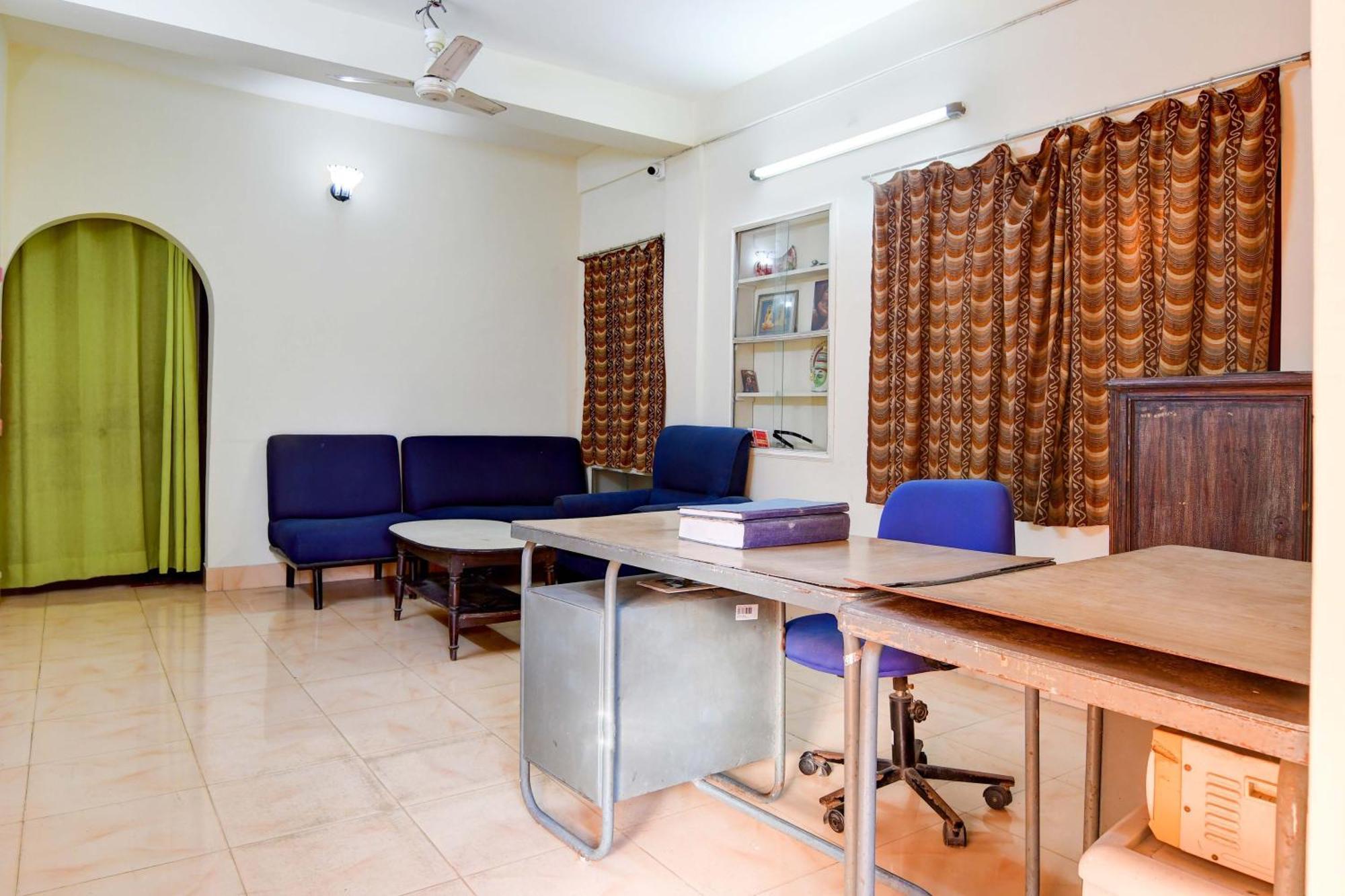 Oyo Simplex Guest House Behala コルカタ エクステリア 写真