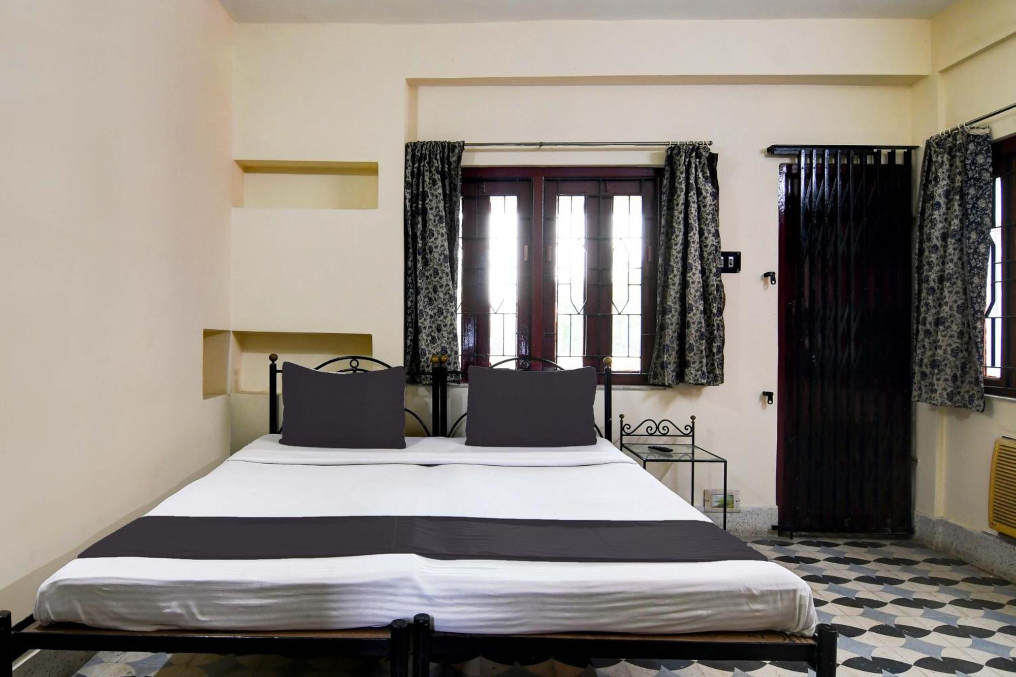 Oyo Simplex Guest House Behala コルカタ エクステリア 写真