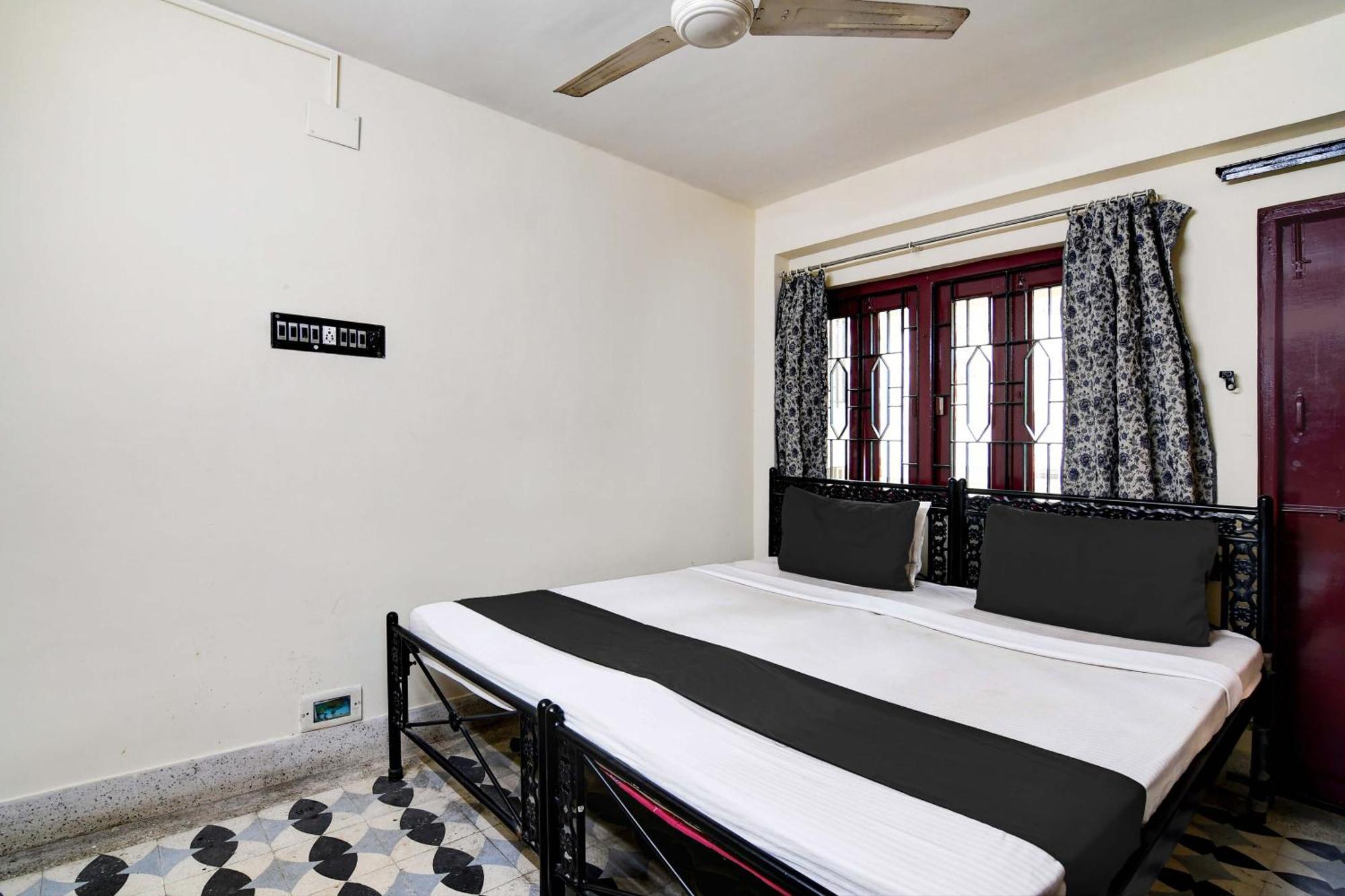 Oyo Simplex Guest House Behala コルカタ エクステリア 写真
