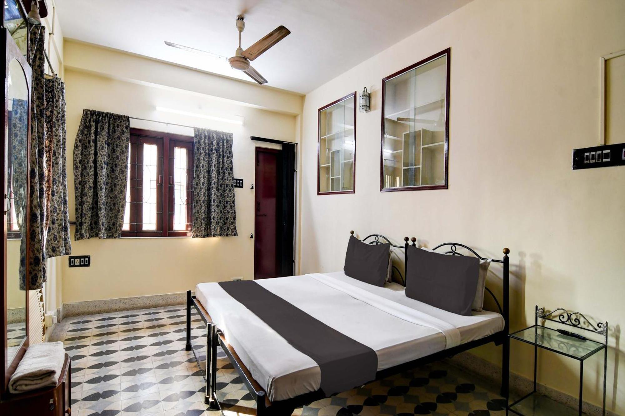 Oyo Simplex Guest House Behala コルカタ エクステリア 写真