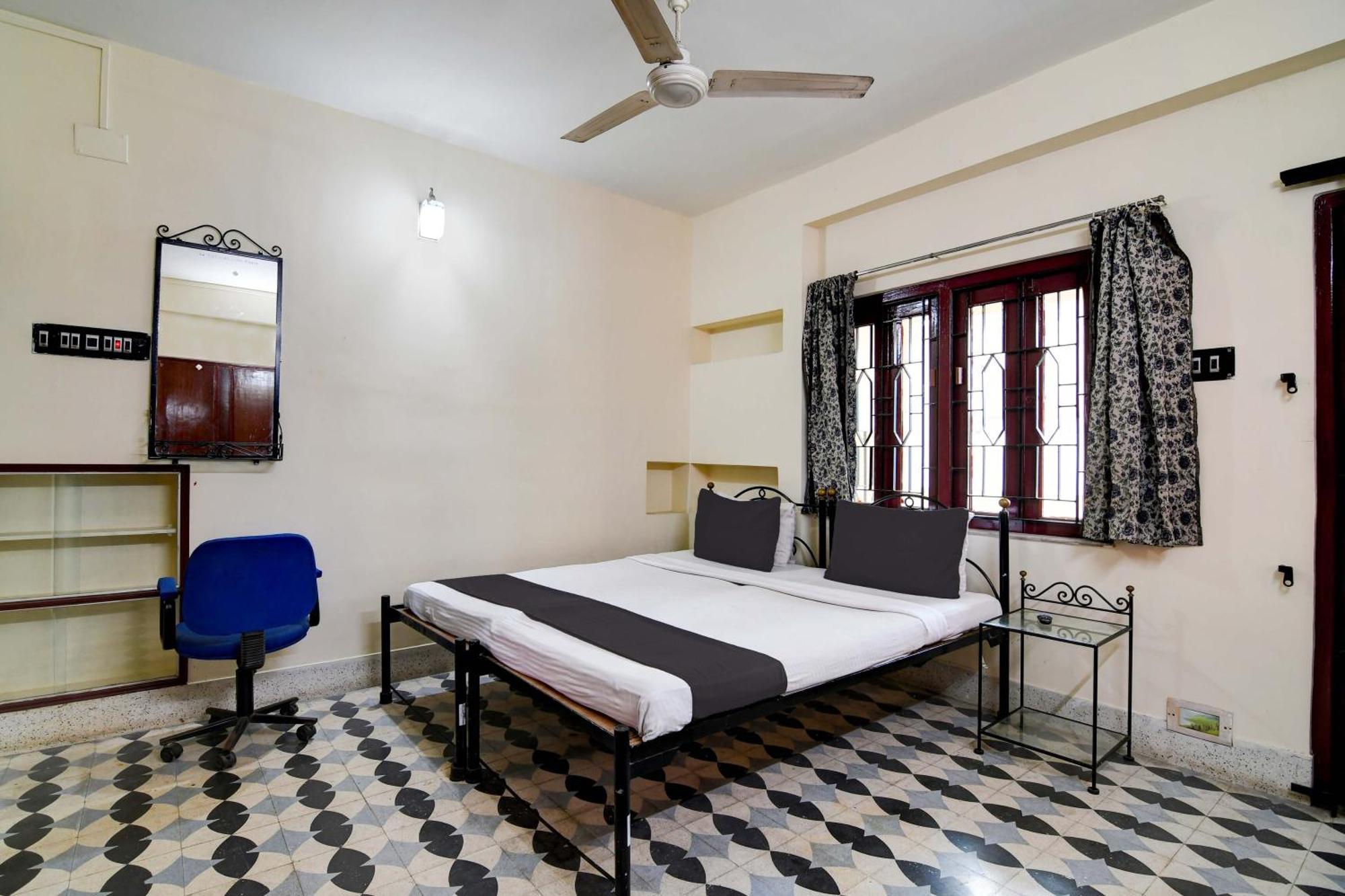Oyo Simplex Guest House Behala コルカタ エクステリア 写真