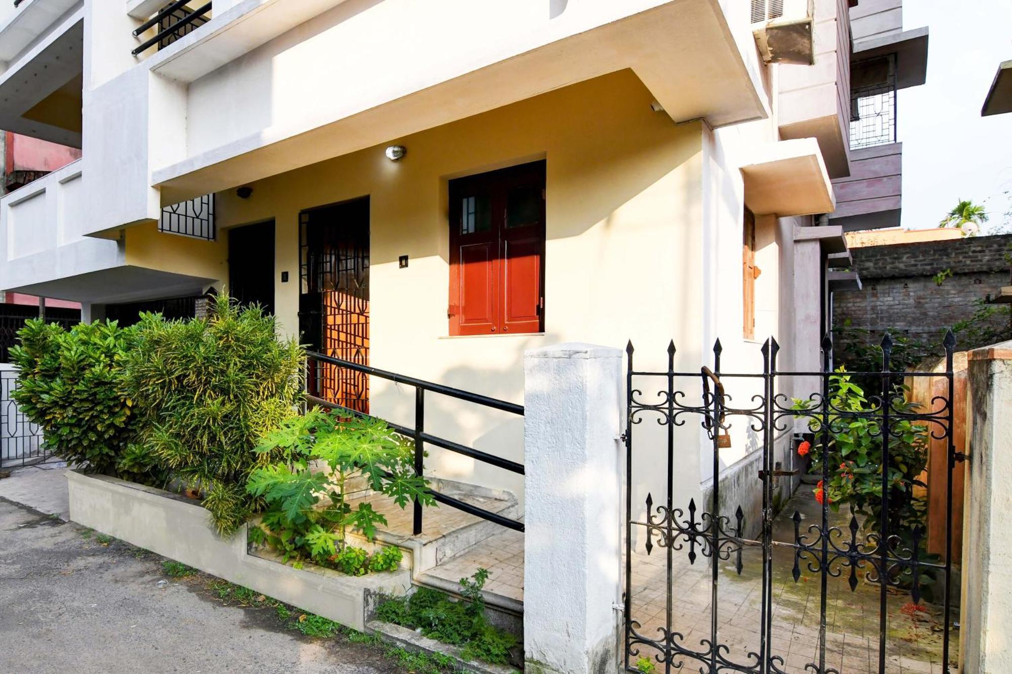 Oyo Simplex Guest House Behala コルカタ エクステリア 写真