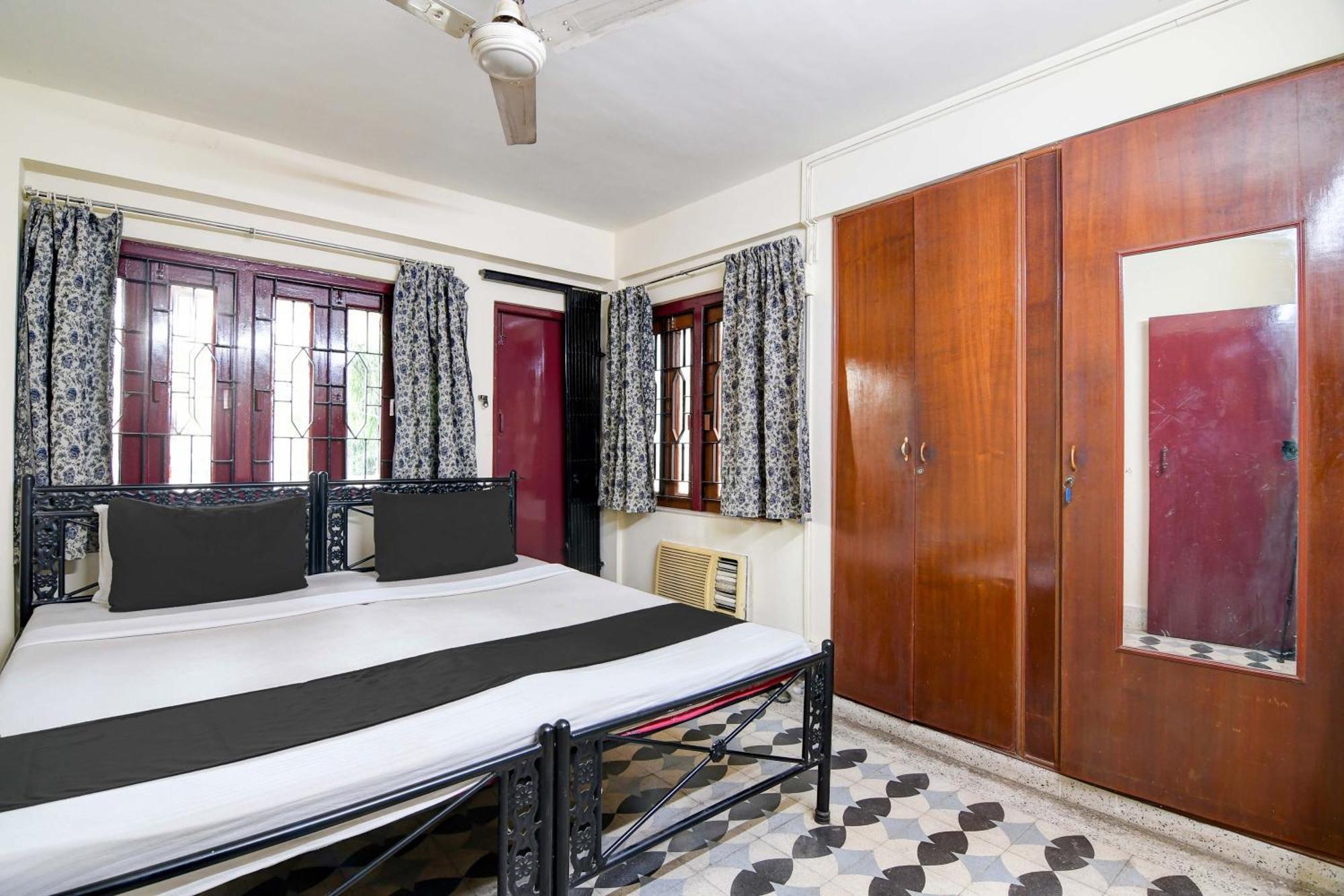 Oyo Simplex Guest House Behala コルカタ エクステリア 写真